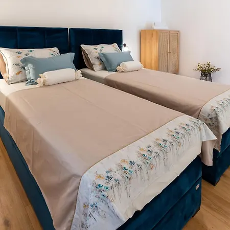 New! Oldie But Goldie * Split