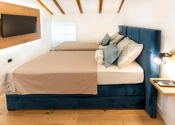 New! Oldie But Goldie Split