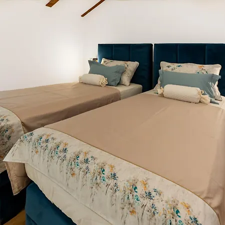 New! Oldie But Goldie Apartament *