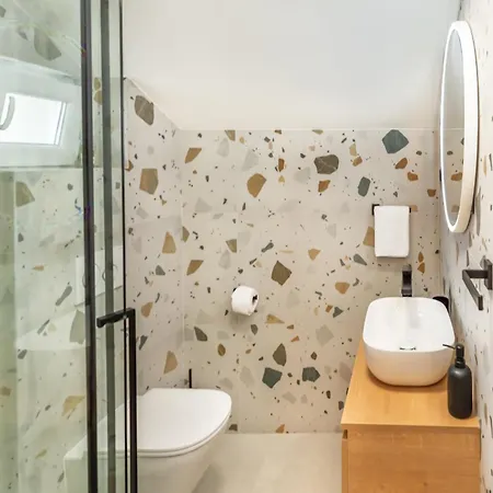 New! Oldie But Goldie Apartament
