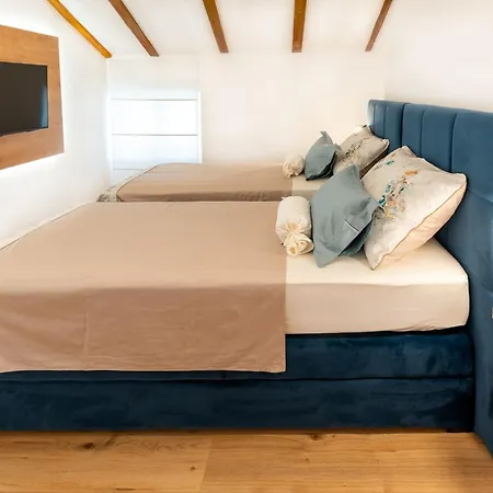 New! Oldie But Goldie Spalato